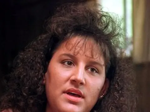 Trúng số độc đắc 246 tỷ đồng từ tờ vé được tip: Cái kết ám ảnh khiến nữ phục vụ suýt mất mạng