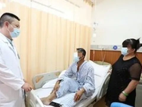 Người đàn ông 49 tuổi bị ung thư gan vì 1 loại nước thường uống trước khi ngủ