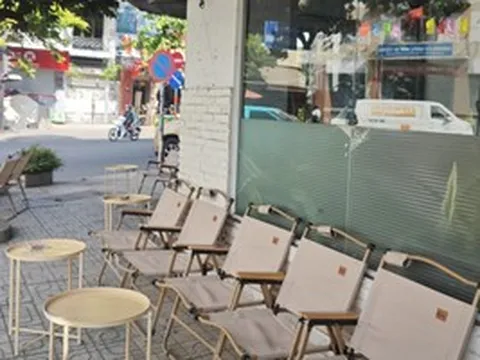 Vào quán cà phê ngồi 10 tiếng chỉ gọi 1 ly nước: Do khách hay chủ quán?