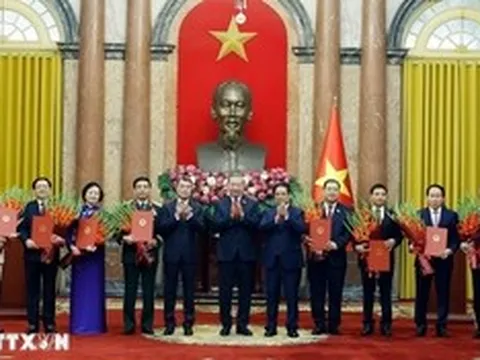 Tổng Bí thư, Chủ tịch nước Tô Lâm trao quyết định bổ nhiệm các thành viên Chính phủ