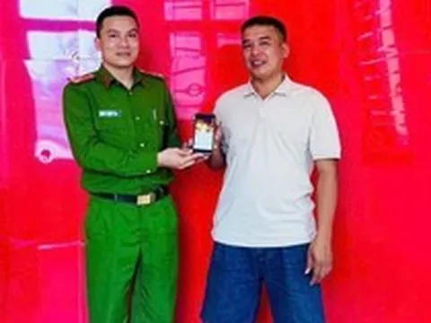 Sau khi chuyển khoản thành công 600.000.000 đồng, người đàn ông từ Khánh Hoà ra Nghệ An để trình báo công an xã