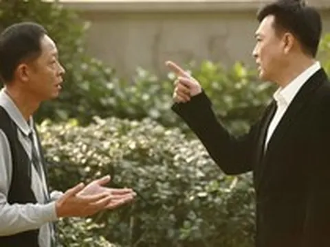 Theo sếp cũ 8 năm không thăng tiến, ngày ông nghỉ hưu tôi đến thăm nhà: 6 tháng sau được lên chức tăng lương