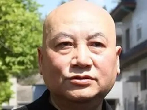 'Đường Tăng' Trì Trọng Thụy tiều tụy trong lễ tang vợ