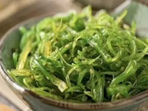 Không phải cứ gắn mác healthy là an toàn: Cẩn trọng với những món ăn có thể gây hại tuyến giáp