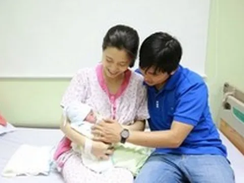 Người dân chú ý: Chồng nghỉ làm chăm vợ đẻ cũng được hưởng tiền trợ cấp, cách tính như sau