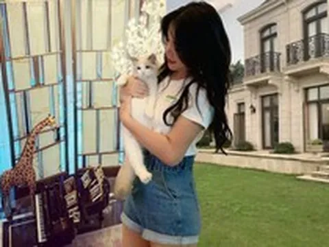 Con gái "ông hoàng cửa gỗ" châu Á 36 tuổi vẫn "ế", một mình sống trong dinh thự hơn 2000m2, 4 phòng ngủ, 6 phòng vệ sinh