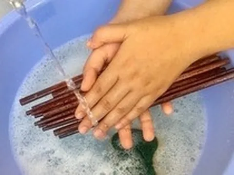 Cảnh báo đặc biệt đến các gia đình đang ăn cơm bằng đũa gỗ, đũa tre
