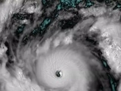 Ngoài khơi Philippines xuất hiện siêu bão