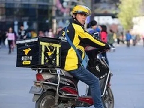 Giảng viên đại học làm shipper giao đồ ăn: Làm việc hơn 10 tiếng một ngày, giảm 6 kg trong một tháng