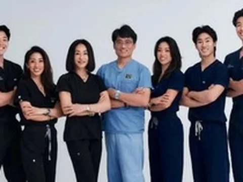 Bí mật của gia đình có "DNA nha sĩ" lạ lùng: không ép học vẫn nuôi cả 5 anh em thành tài