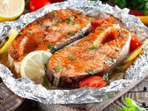 7 thực phẩm tuyệt đối không nên chế biến bằng giấy bạc