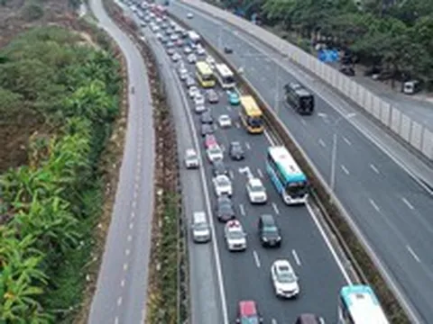 Hà Nội phân luồng giao thông, hướng dẫn di chuyển tránh ùn tắc dịp lễ 30/4 - 1/5