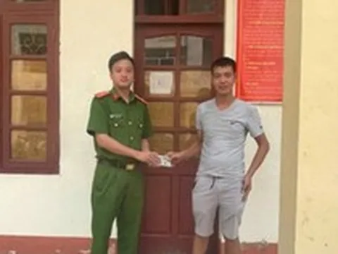 Phát hiện loạt tờ tiền mệnh giá 500K, tổng cộng hơn 97.380.000 đồng nằm chơ vơ trên đường