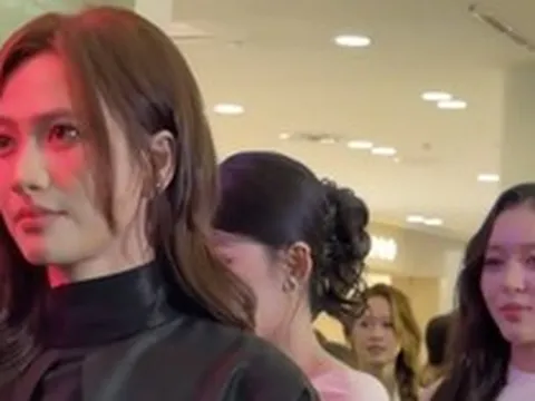 Việt Nam có nữ thần mặt mộc như gắn spotlight trên người, đẹp đến mức khiến Hoa hậu đứng chung suýt "tàng hình"