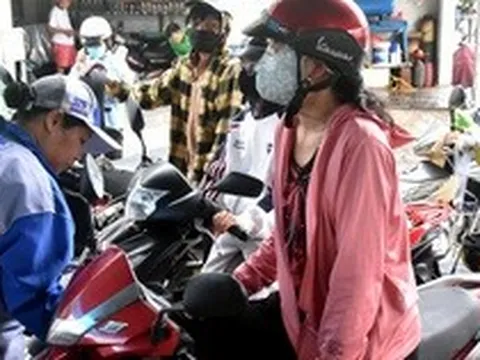 Giá dầu diesel giảm thêm gần 2.000 đồng/lít