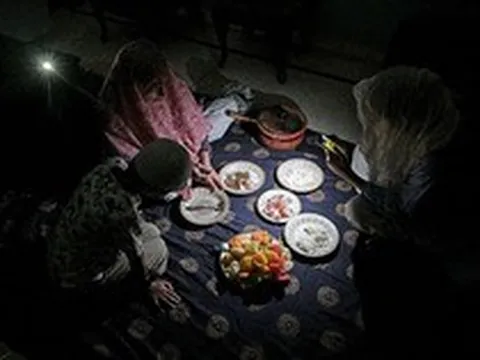 'Xung phong' làm trung gian hòa giải Mỹ - Iran, nhưng chính quốc gia này cũng đang rơi vào 'bóng tối' vì thiếu khí đốt - nhiều nơi chịu cảnh cắt điện 14 tiếng/ngày