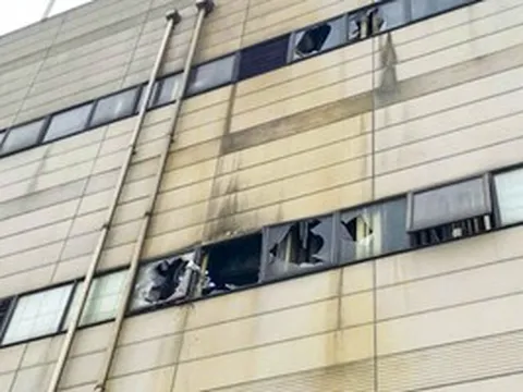 Nổ cục nóng điều hòa trong khu công nghiệp, 2 người bị thương