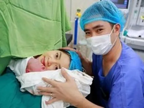 Kỳ tích tại BV Phụ sản Hà Nội: Hai trẻ song sinh chào đời cách nhau 13 tuần