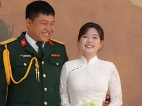 Vợ mũi trưởng Long lộ diện, nhan sắc ra sao mà dân tình nói: "Ấm lòng chiến sĩ rồi"