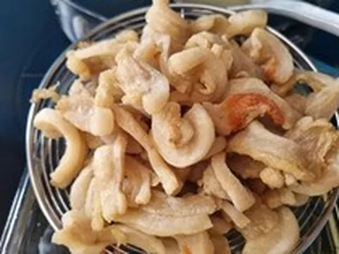 Mỡ lợn lại trở thành tâm điểm chú ý, nhắc người tiêu dùng: 4 nguyên tắc vàng khi ăn mỡ lợn để hưởng lợi đủ đường, không lo mỡ máu