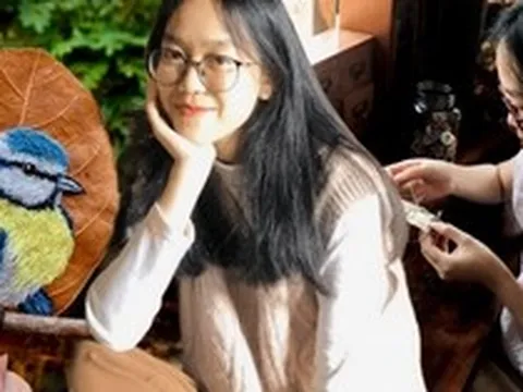 Cô gái Lâm Đồng nhặt lá mít khô ngoài vườn, thức đến 3h sáng “hô biến": Đem bán kiếm tiền triệu