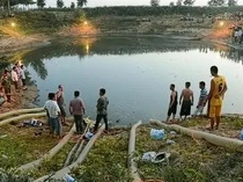 Huy động 4 máy bơm hoạt động suốt 17 ngày đêm mới hút cạn ao cá, dân làng phát hiện “kỳ quan” rộng 30.000 m² hiếm có trên thế giới