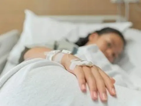 Người phụ nữ tử vong chỉ sau 1 tháng phát hiện ung thư, bác sĩ cảnh báo: Thường xuyên làm 3 việc này, “nuôi” bệnh cực nhanh