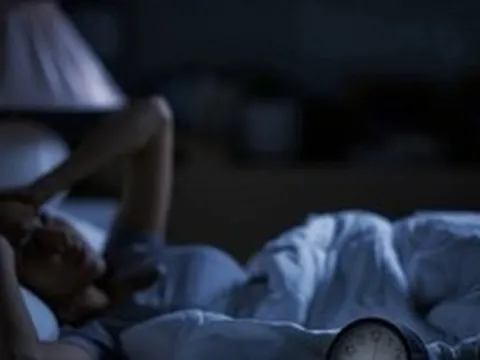 23h đêm, cuộc gọi từ số lạ chỉ nói đúng 1 câu rồi tắt máy khiến tôi biết 1 chuyện liên quan ngày 15 hàng tháng của chồng mình