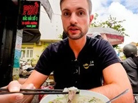 Trổ tài dùng tiếng Việt cho "chuẩn bản địa", anh Tây nói gõ nhầm 1 dấu câu và cái kết khiến ai cũng ngượng thay