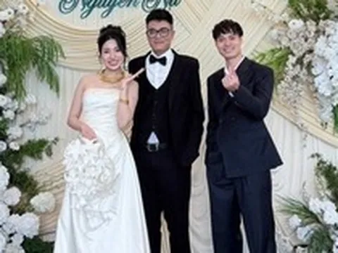 Văn Toàn diện vest bảnh bao ăn cưới em gái, cô dâu visual sáng bừng, vàng đeo trĩu cổ