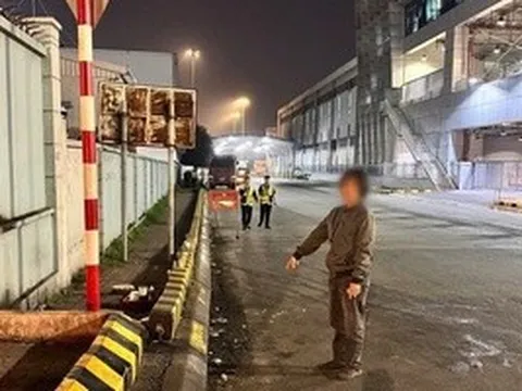 Khởi tố người bán hàng rong gây rối tại khu vực sân bay Nội Bài