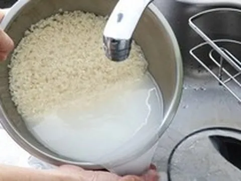 Cần vo gạo trước khi nấu cơm không? Chuyên gia "chia sẻ" 4 sai lầm tai hại, gây ung thư nhưng nhiều người làm mỗi ngày