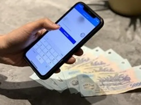 Hơn 1.300 người ở TP.HCM đồng loạt có thêm 5.000.000 đồng trong tài khoản, cơ quan chức năng thông báo: Có 1 đặc điểm chung