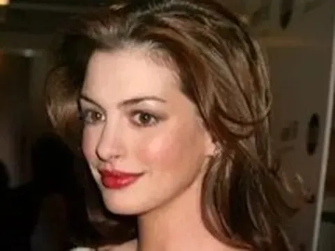 Người phụ nữ đẹp nhất thế giới năm 2026