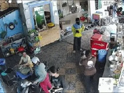 Shipper ngã xe, làm hỏng đơn trà sữa và bánh tráng: Chủ quán lên tiếng sau đoạn clip "gây bão"