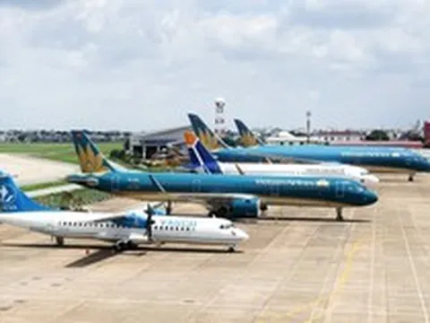 Hầu hết chuyến bay từ TP.HCM, Hà Nội đến các điểm du lịch kín chỗ dịp 30/4