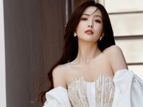 Mẹ đơn thân showbiz "cấm cả nước nói xấu mình": 1 phút xóa 1.000 bài "bóc phốt" gây choáng váng, ngày ly hôn tậu luôn biệt phủ 3.000m2 ăn mừng