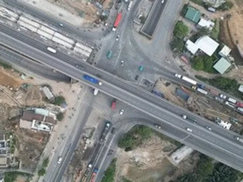 Nút giao Mỹ Thủy đạt 75% tiến độ, còn vướng mặt bằng 6 hộ dân