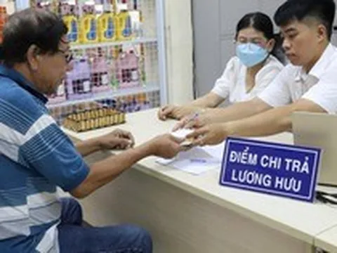 Bộ Nội vụ đề xuất tăng 8% lương hưu từ 1-7