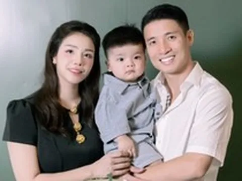 Bùi Tiến Dũng cùng cô chủ khách sạn tổ chức sinh nhật cho quý tử Nhật Vượng, nhan sắc mẹ bỉm 3 con gây sốt