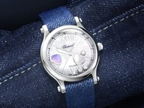 “Lá bùa duyên trên cổ tay”: Sự kết hợp không tưởng của kim cương và denim trong cùng 1 chiếc đồng hồ