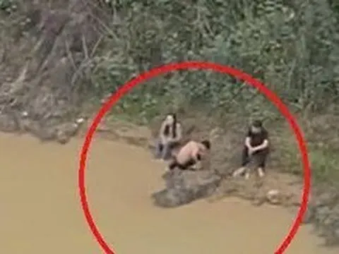 VIDEO: Hai nam sinh lao xuống sông cứu nữ sinh lớp 11 nhảy cầu