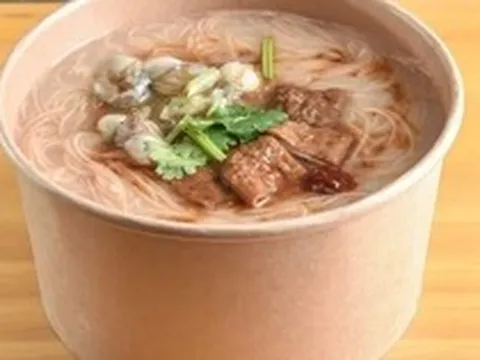 Một thói quen cực phổ biến khi ăn đồ mang về: tưởng tiện mà lại khiến vi nhựa "đi thẳng vào bụng"