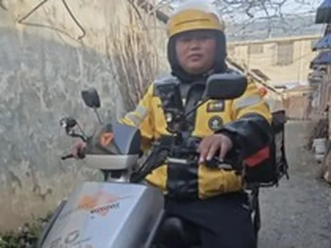 Một mình phục vụ cả thị trấn: Nghề shipper ở quê có thực sự “hái ra tiền”?