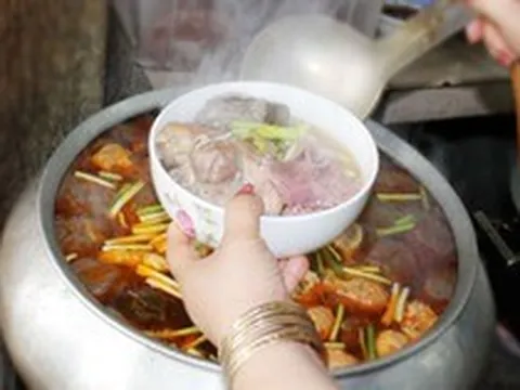 Đeo đồng hồ, trang sức khi chế biến thực phẩm kinh doanh có thể bị phạt 4 triệu