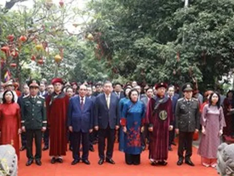 Tổng Bí thư, Chủ tịch nước Tô Lâm dâng hương tưởng niệm các vua Hùng