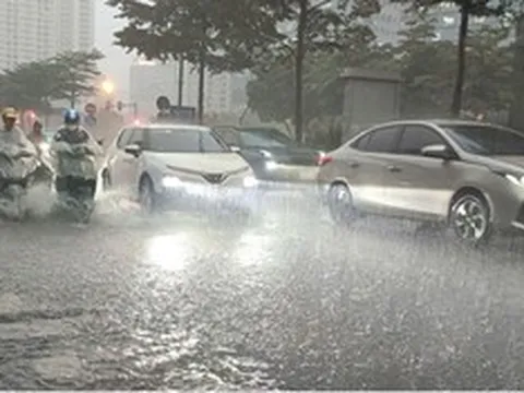 Miền Bắc sắp đón không khí lạnh dị thường, mưa dông dồn dập, cảnh báo lũ quét, sạt lở