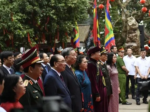 "Chúng ta có trách nhiệm phải sống xứng đáng với công đức Tổ tiên"