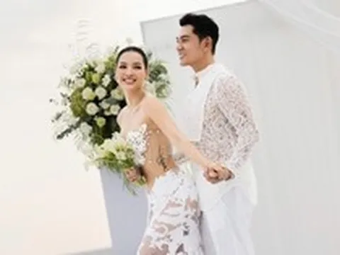 Cặp đôi diễn viên - ca sĩ Việt tổ chức lễ cưới ở biển, cô dâu diện hở đến mức chưa ai dám thử!
