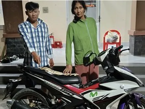 Con trai chở mẹ đi cướp giật gây phẫn nộ